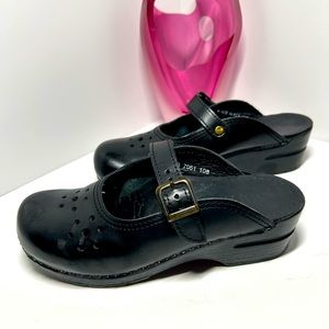 Sanita Black Leather Clogs Sz 38